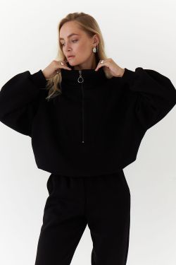 Утепленная олимпийка на молнии черного цвета