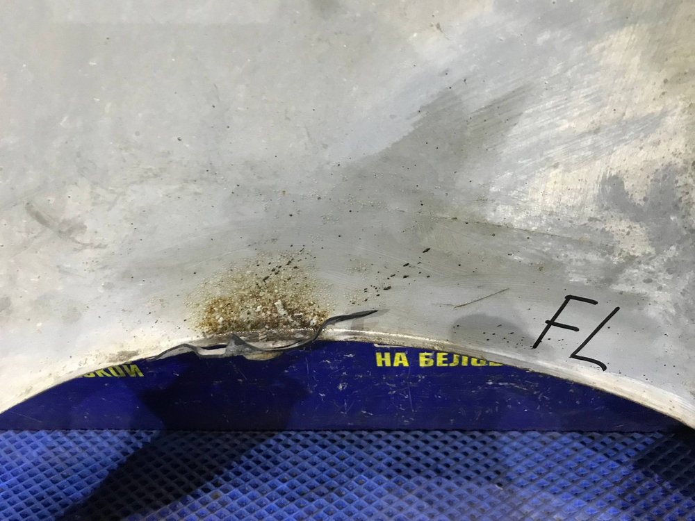 Крыло переднее левое TOYOTA IPSUM 1997