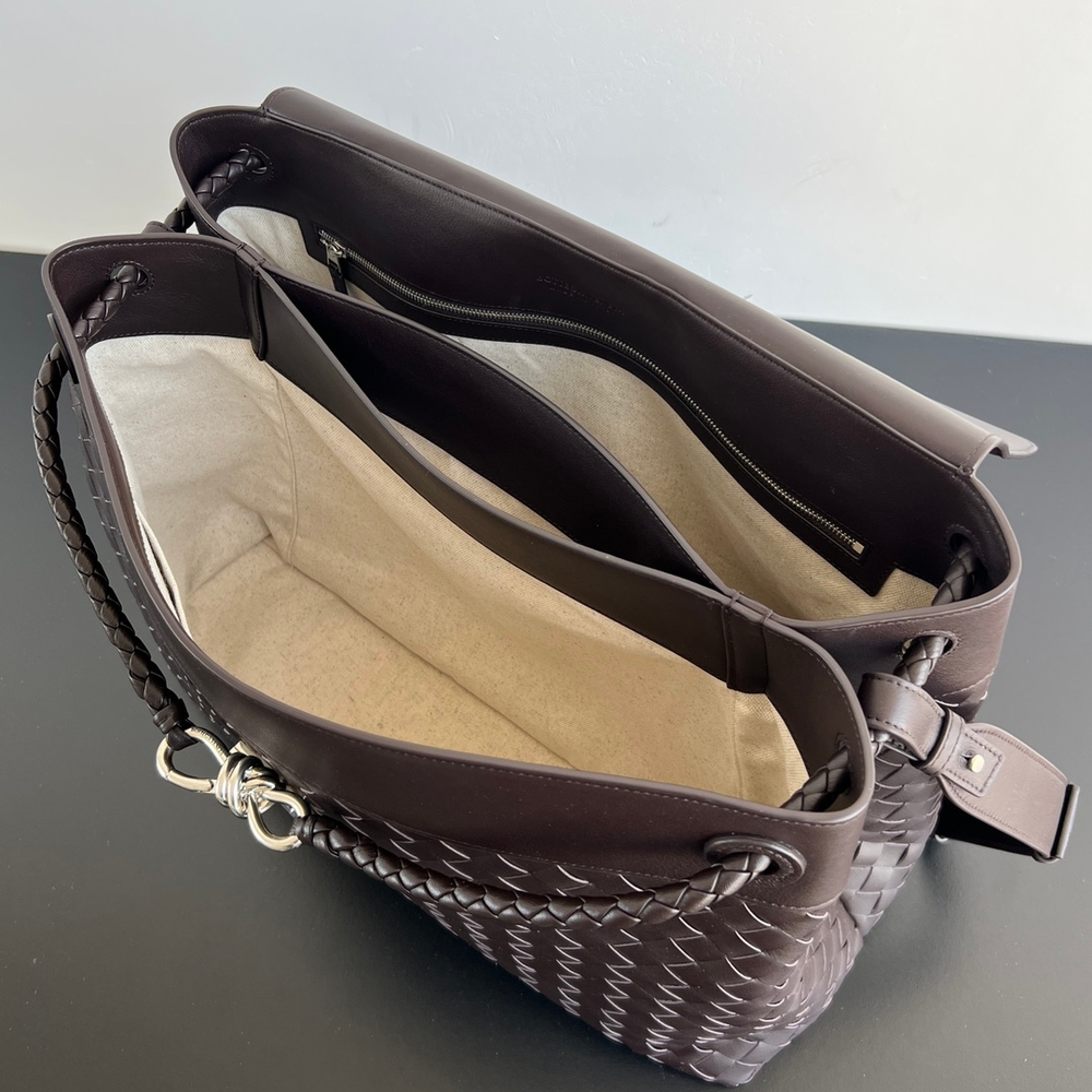 Bottega Veneta Large Andiamo Messenger 43 cm