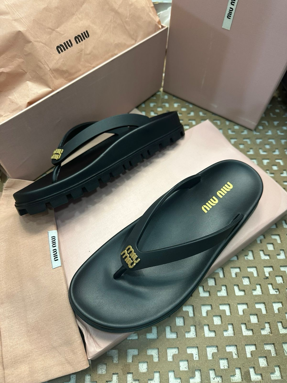 Шлепанцы Miu Miu