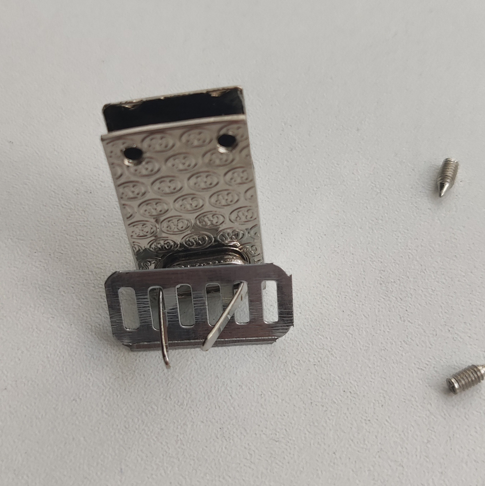 Замок вертушка на винтах Кнопка Серебро