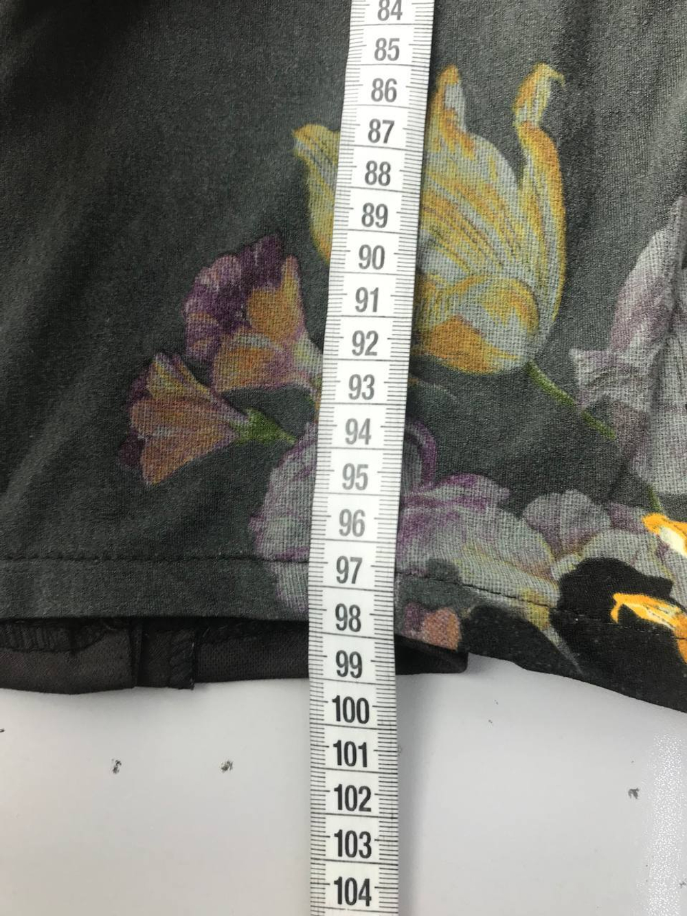 Платье серо-красное с бантом на груди 44 размер