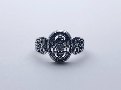 Кольцо из серебра/Частичное чернение/С камнями