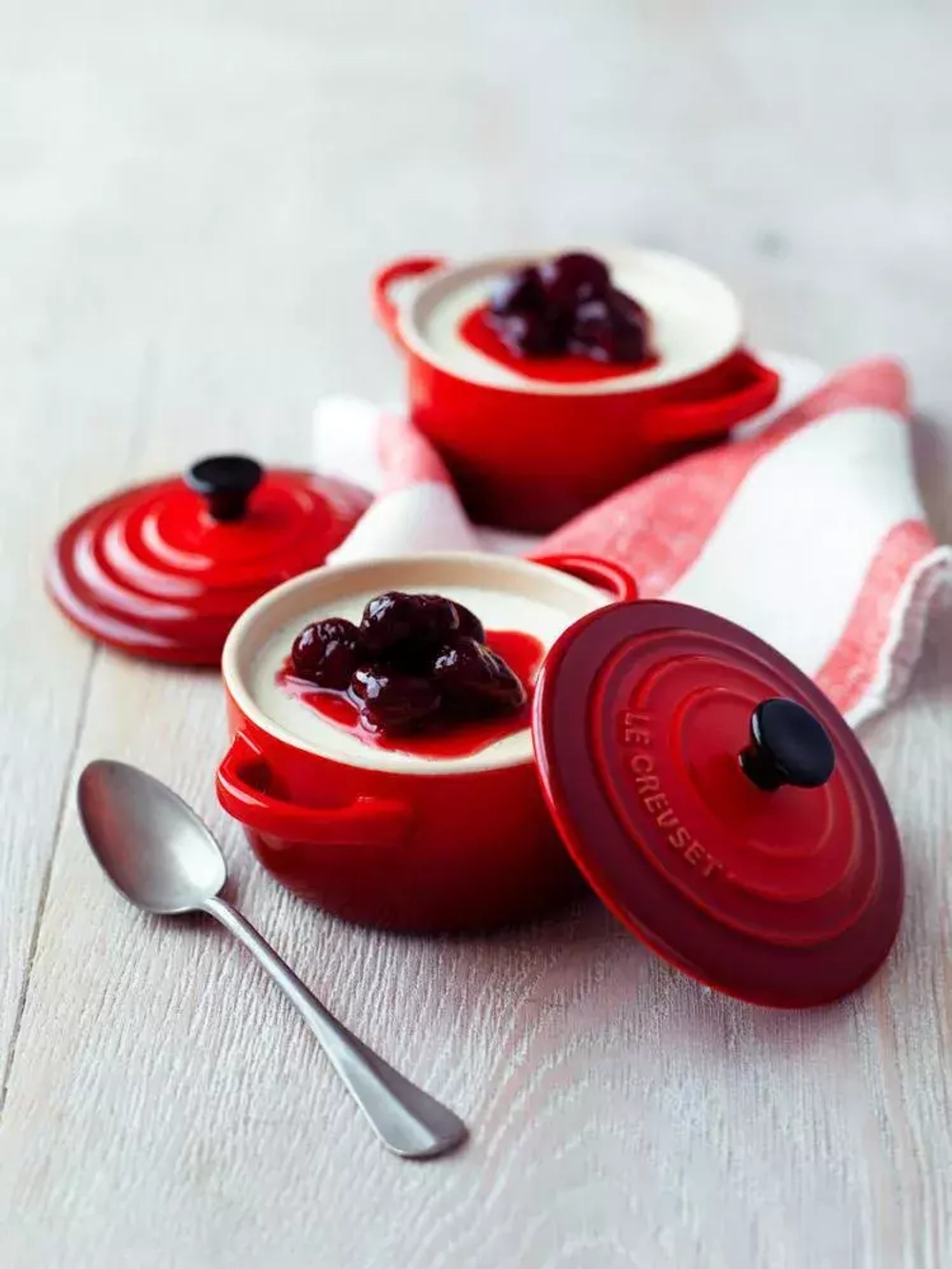 Le Creuset - Мини-кокотница 10см вишня / артикул   71901-10060   / GTIN 843251103447
