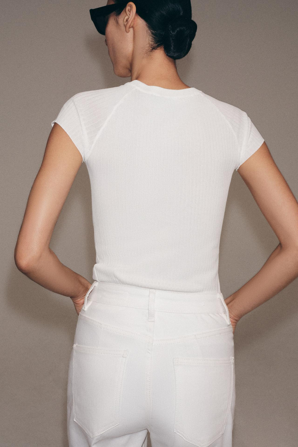 ZARA ТОП В РУБЧИК С КОРОТКИМ РУКАВОМ, БЕЛЫЙ