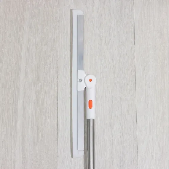 Водосгон для пола Доляна, силиконовый поворотный сгон 37 см, черенок из нержавеющей стали 74-124 см