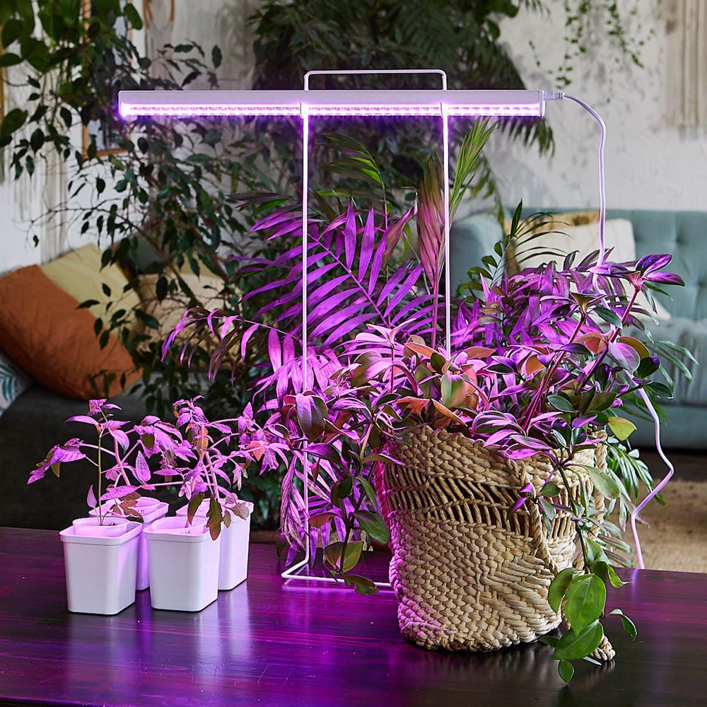 ULI-P20-10W-SPSB IP40 WHITE Светильник для растений светодиодный линейный. 560мм. выкл. на корпусе. Спектр для рассады и цветения. TM Uniel