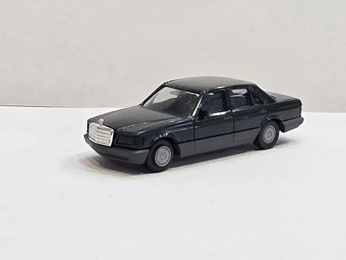 Машинка 1:87 Mercedes-Benz S-Class (W126), темно-зеленый/слоновой кости