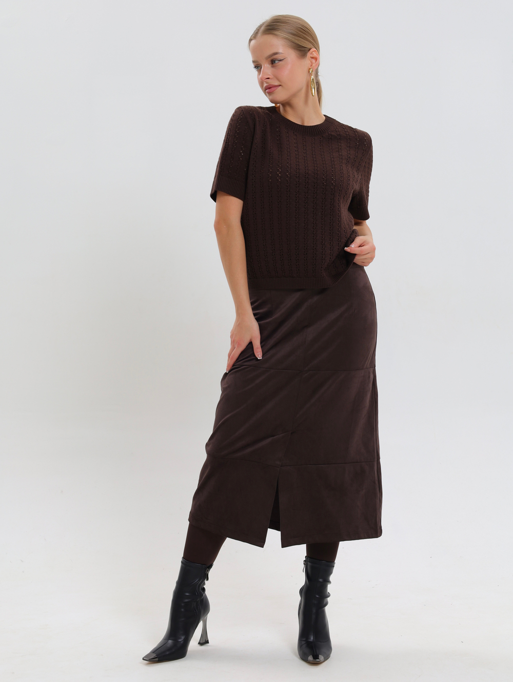 Ажурная футболка с вертикальными полосами