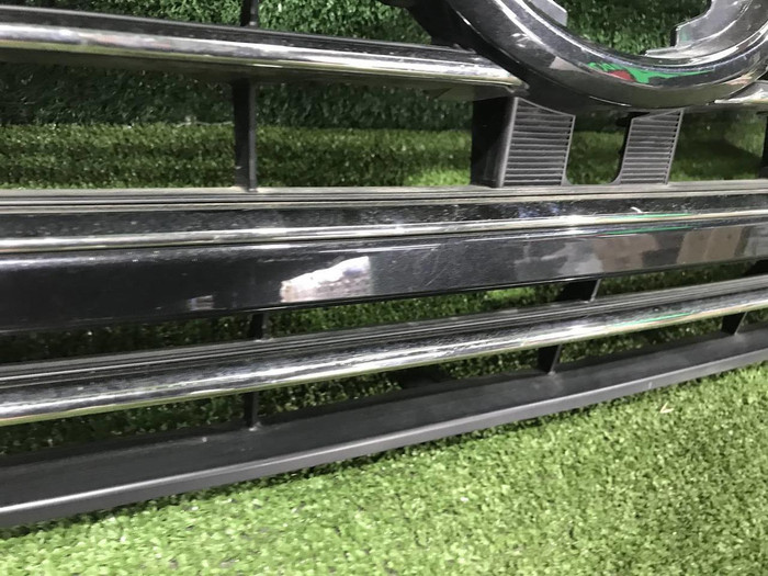 Решетка радиатора Toyota Land Cruiser 200 (2015-2021)