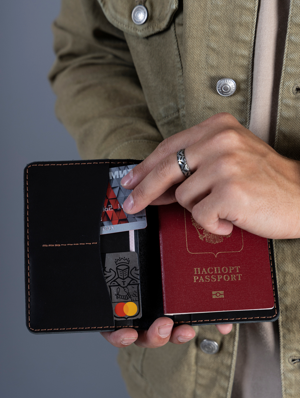 Докхолдер Travel Black