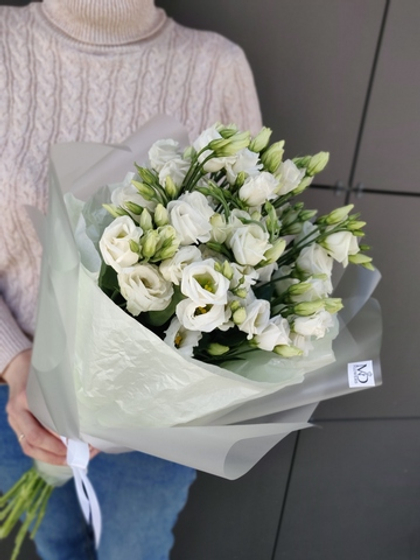 Белоснежный букет с эустомой