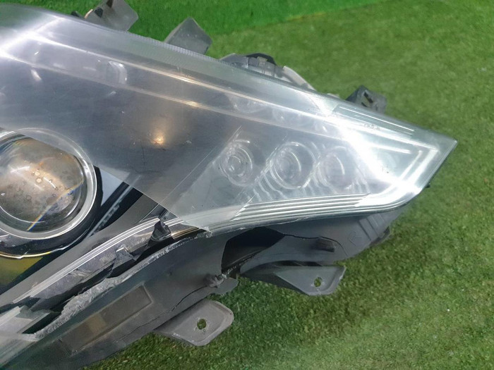Битая Фара правая Toyota Land Cruiser Prado 150 (2013-2017) LED