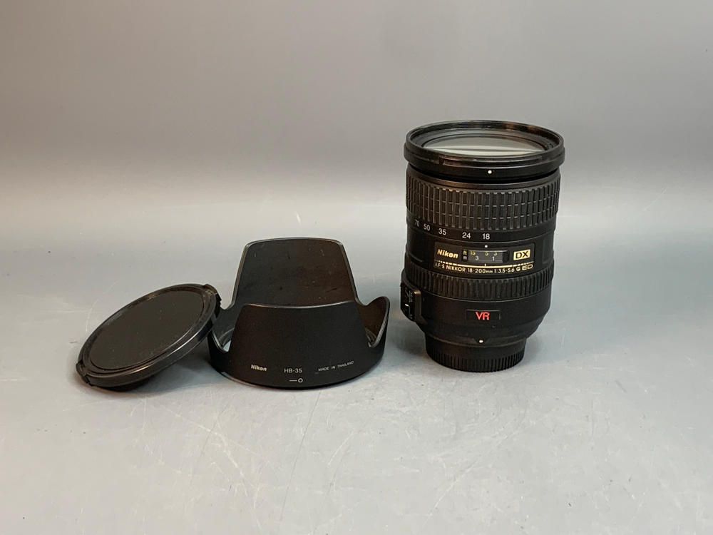Nikon 18-200mm 3.5-5.6G ED AF-S VR DX