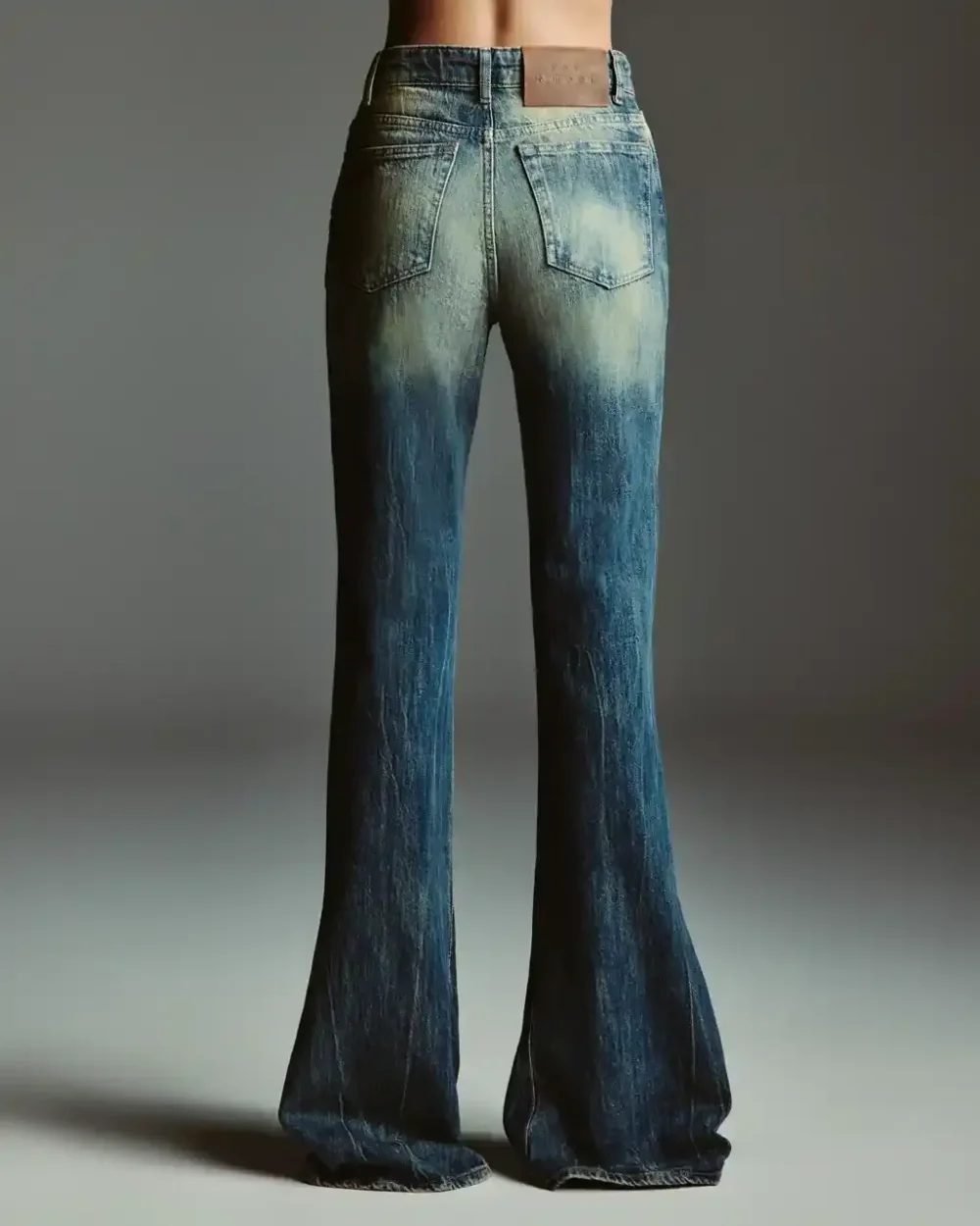 Джинсы клеш