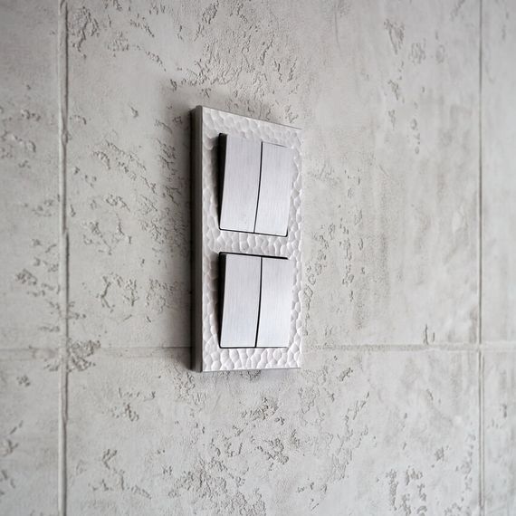 Выключатель двухклавишный Werkel cеребряный рифленый W1120009 4690389158933