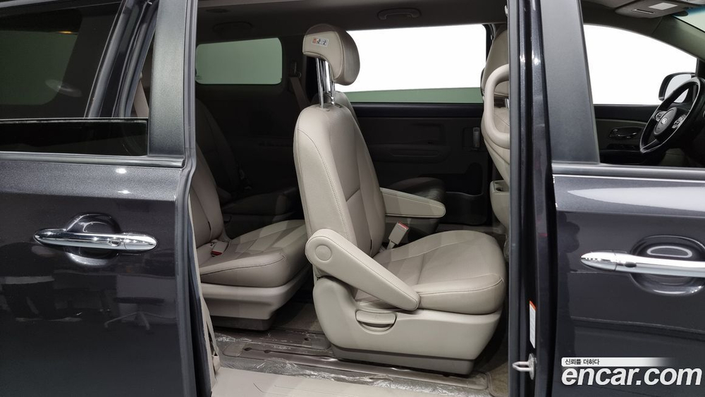 Kia The New Carnival (Sedona) 9-и местный Luxury (06.2020)
