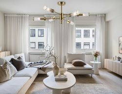 Ambrella Люстра со стеклянными плафонами на штанге Modern LH55161