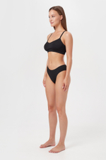 Бесшовный топ на бретелях из итальянской пряжи