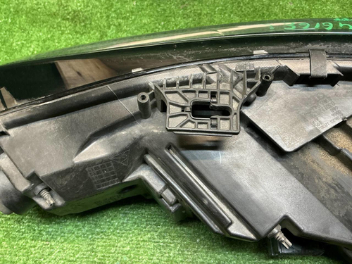 Фара правая Audi A5 2 8W (2019-2025) Laser