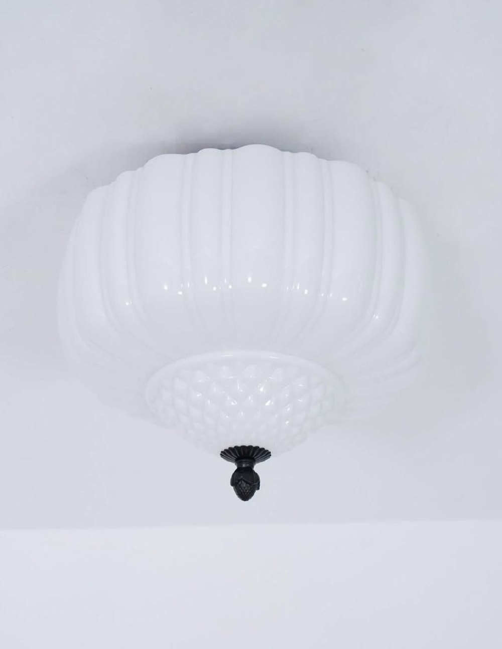 Нежный классический потолочный светильник 🤍