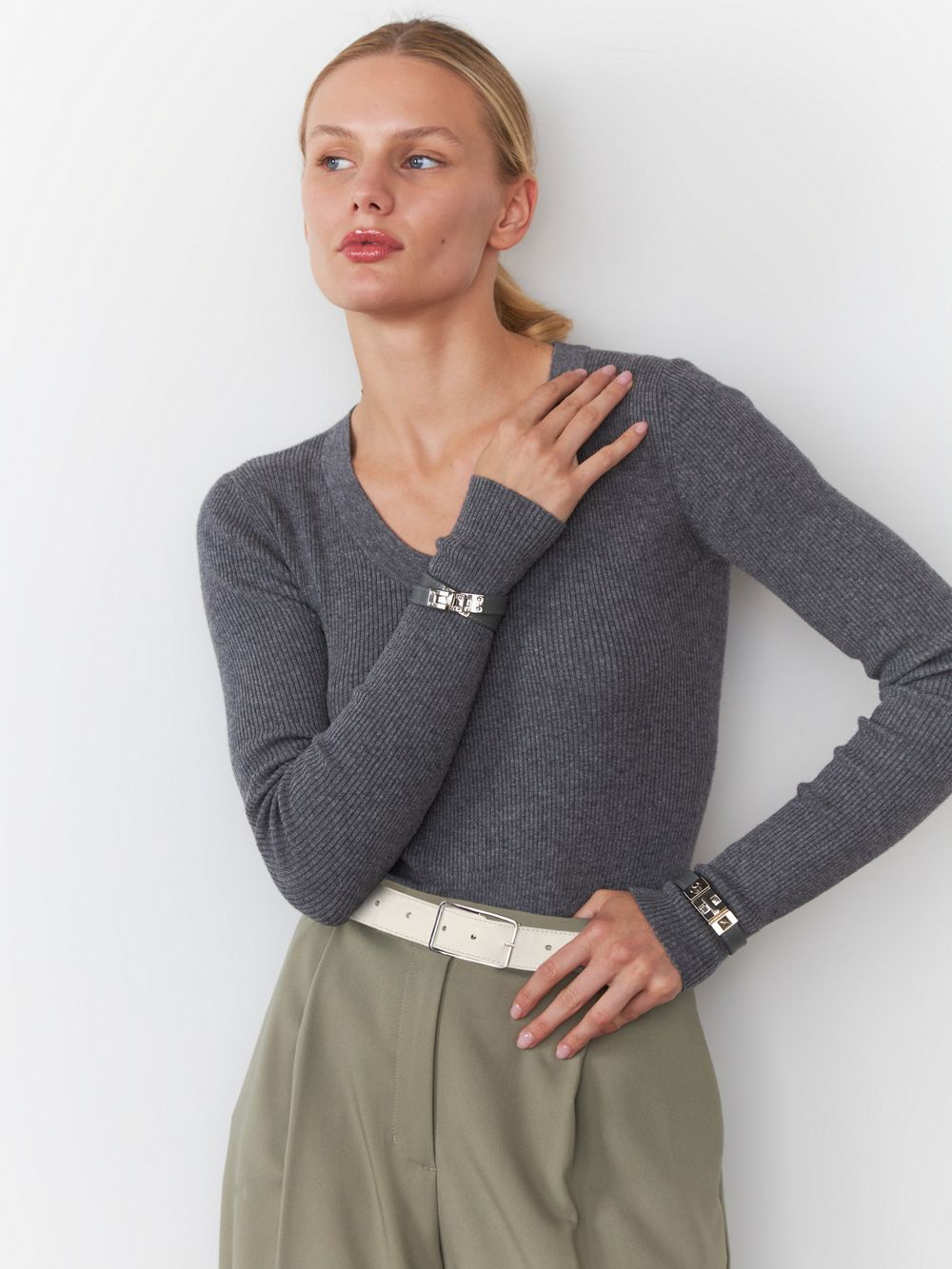 БАЗОВЫЙ РЕМЕНЬ С ПРЯМОУГОЛЬНОЙ ПРЯЖКОЙ MILK