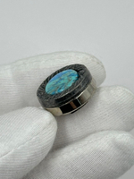 Накладка на пуговицу с голубой вставкой