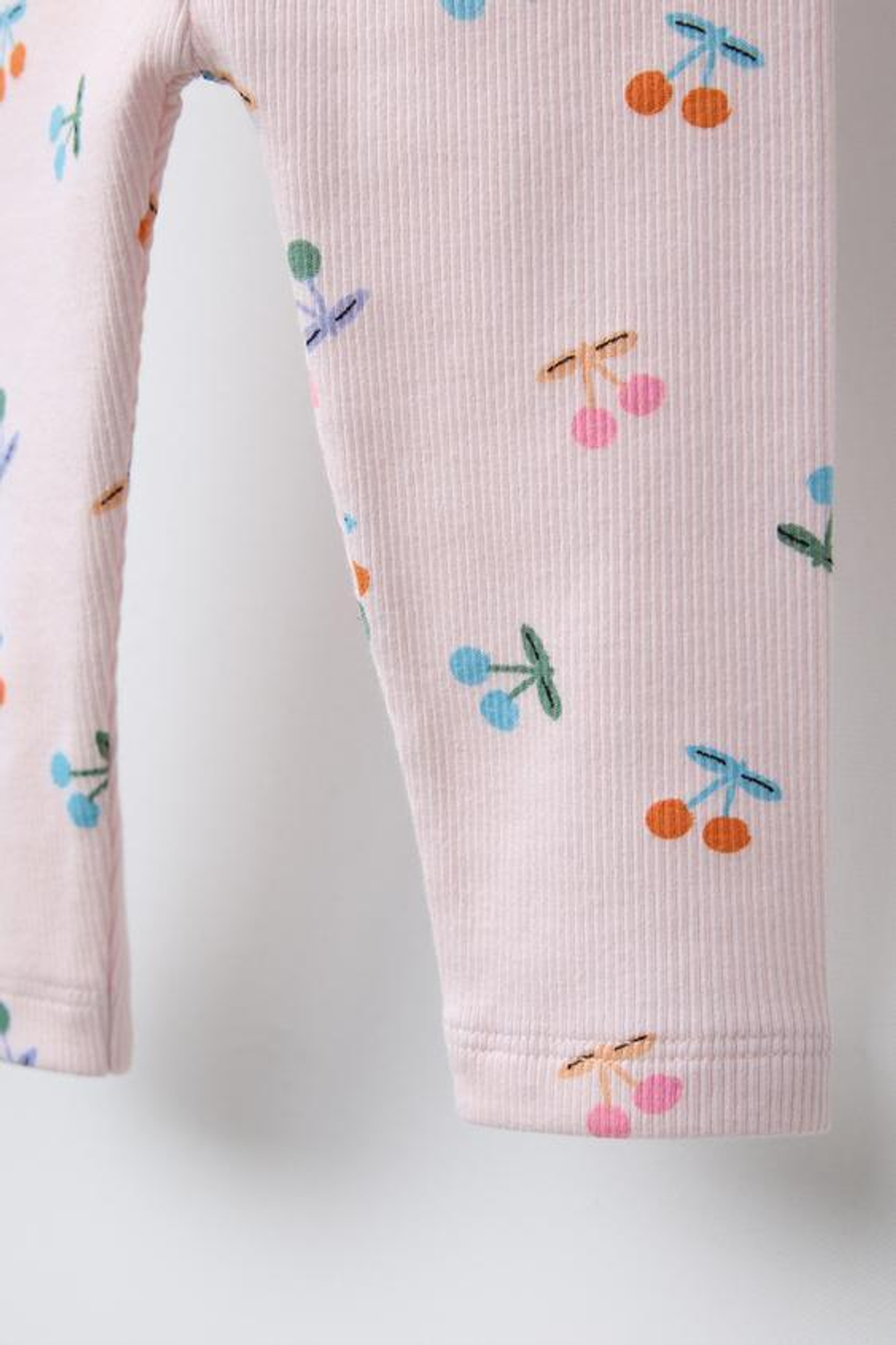 ZARA ЛЕГИНСЫ В РУБЧИК С ПРИНТОМ «ВИШНЯ», РОЗОВЫЙ