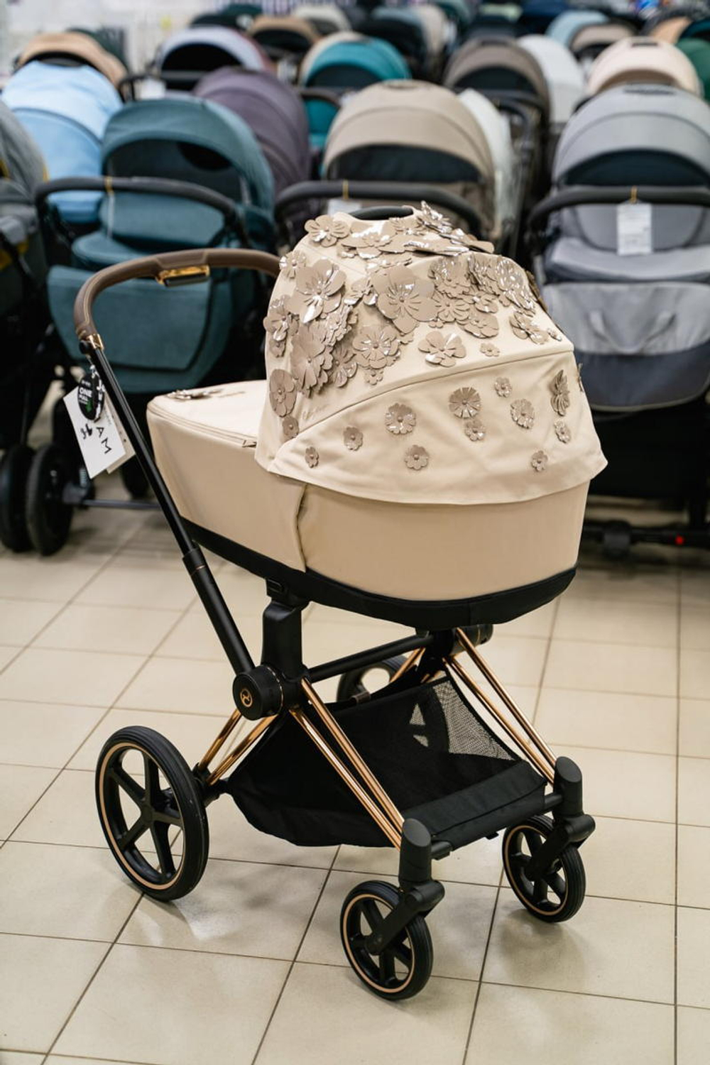 Коляска для новорожденных Cybex Priam IV Rosegold Simply Flowers Beige (Nude Beige)