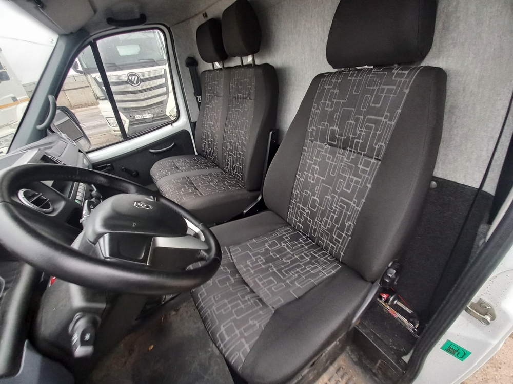 GAZ SOBOL Цельнометаллический 27527 (Бензиновый, 2,7 л, 107 л.с, 4WD)