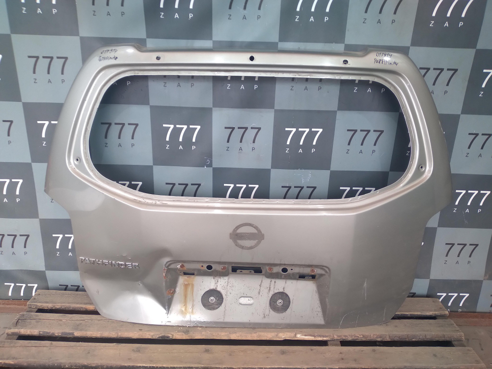 Крышка багажника Nissan Pathfinder 3 (R51) 04-14 Б/У Оригинал 
90100EB330