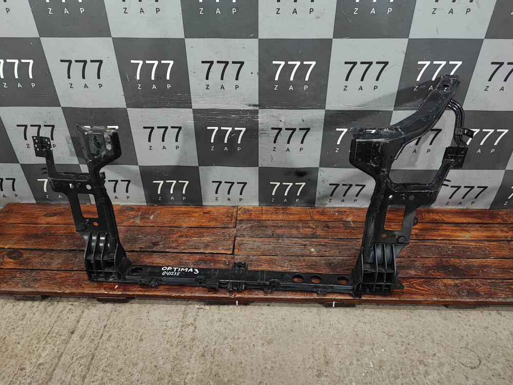 Панель передняя (телевизор) Kia Optima 3 (TF) 10-16 Б/У Оригинал 641012T000