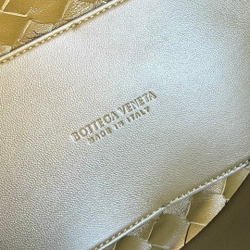 Bottega Veneta Medium Andiamo 32 cm