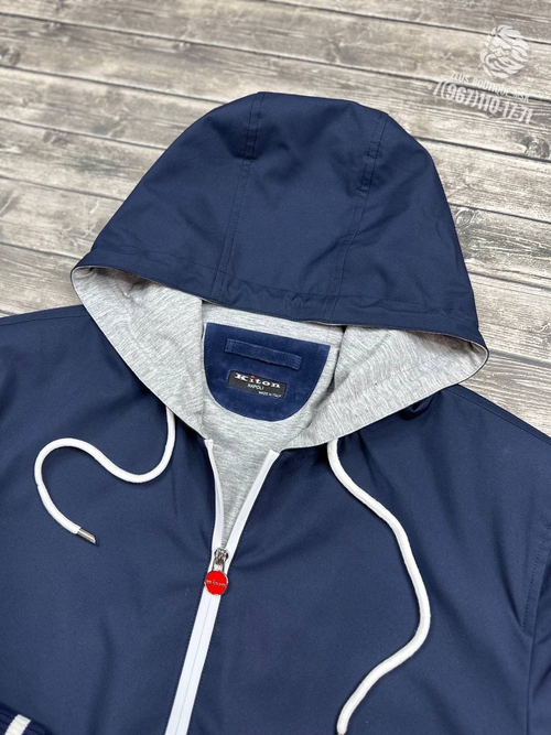Бомбер с капюшоном Kiton