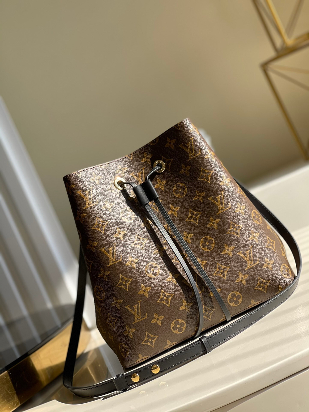 Louis Vuitton NeoNoe MM