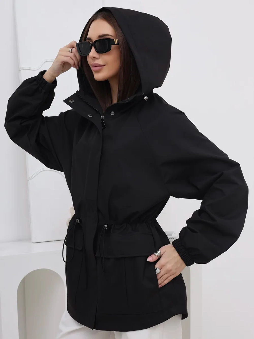 Ветровка удлиненная с капюшоном