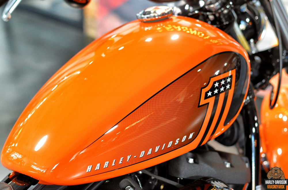 Street Bob 114 - 2021 Baja Orange