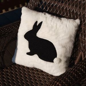 Подушка декоративная Кролик (бело-черная вариант 2) 45х45 см, WoolHouse