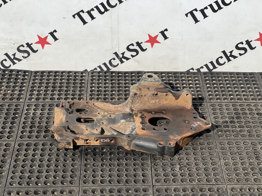 Кронштейн рессоры передней левый 2018г.