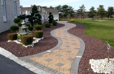 Дорожки, выложенные тротуарной плиткой. Конфигурации дорожек и фотоидеи