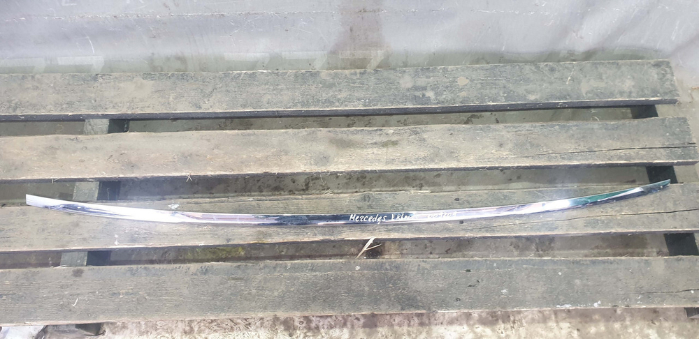 Молдинг крышки багажника Mercedes E-Class (W213) 16-нв Б/У Оригинал A2137402000
