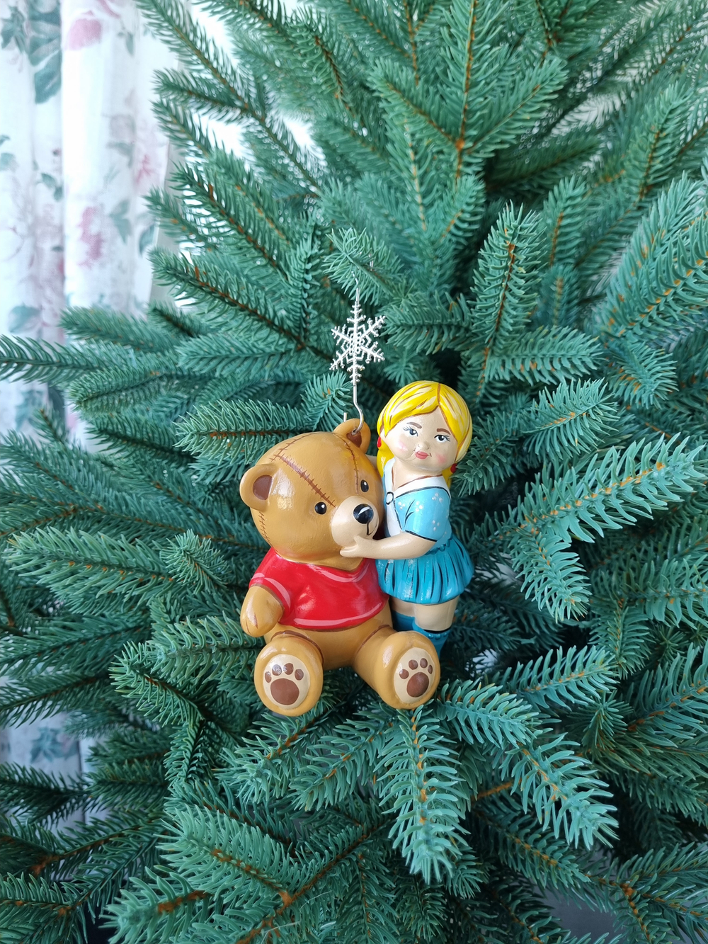 Кукла с мишкой