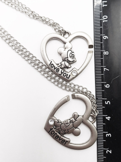 Парные кулоны для влюбленных "Сердца Микки".