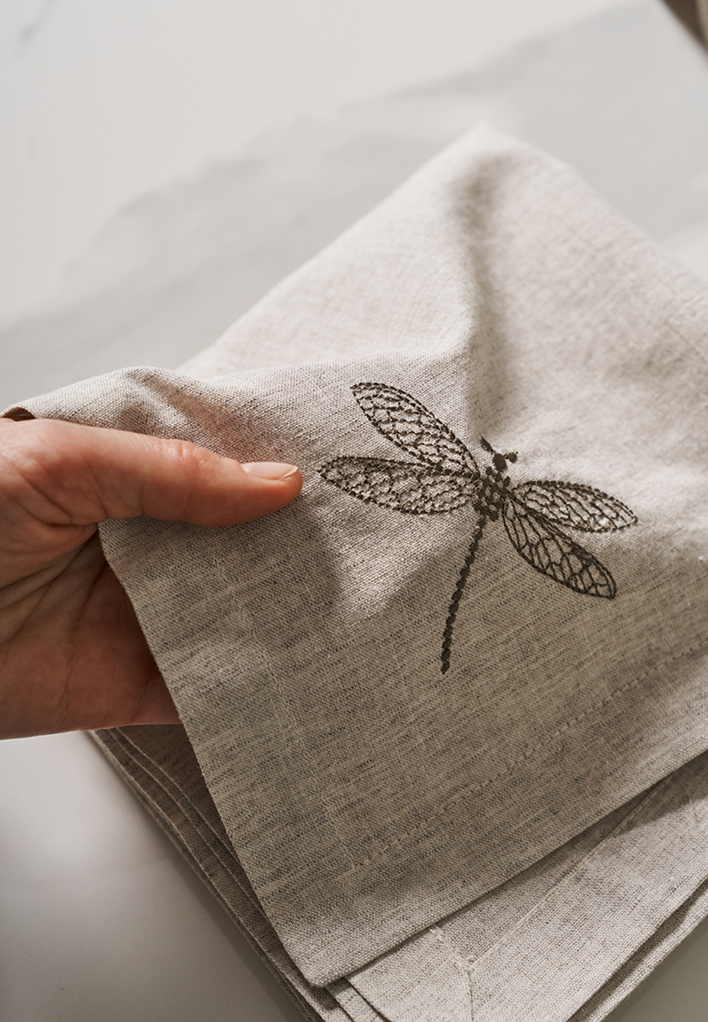 Салфетка сервировочная 40х40см Luxberry Вечерние стрекозы льняная