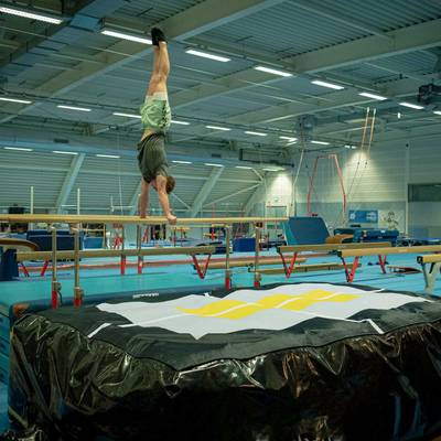Надувная подушка «GymAir» для гимнастики и батутных центров, 4×2,5×0,95 м