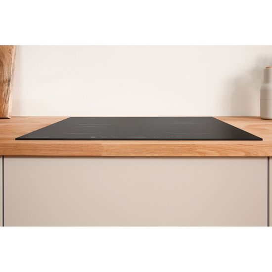 Индукционная варочная панель Indesit IVIA 640 C