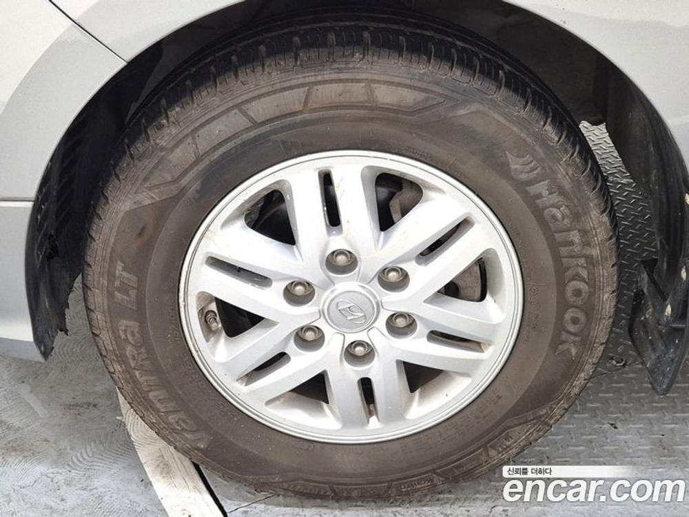 Hyundai The New Grand Starex Van 5-и местный (10.2019)