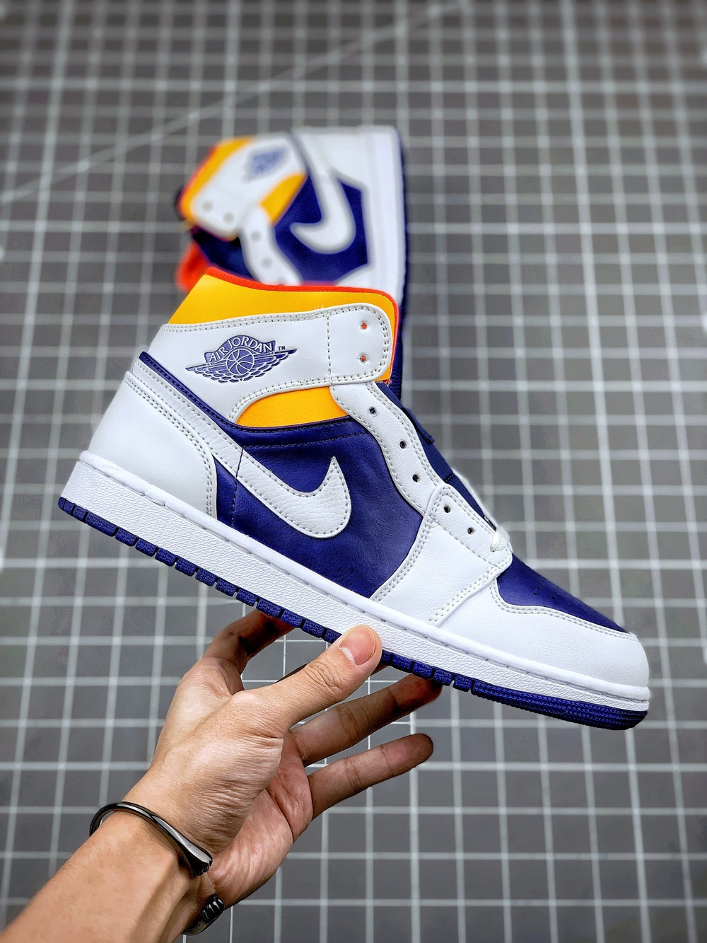 AIR JORDAN 1 MID WHITE/DEEP ROYAL BLUE-TRACK RED-LASER ORANGE