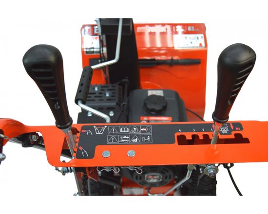 Бензиновый снегоуборщик "BRAIT" BR-7061K