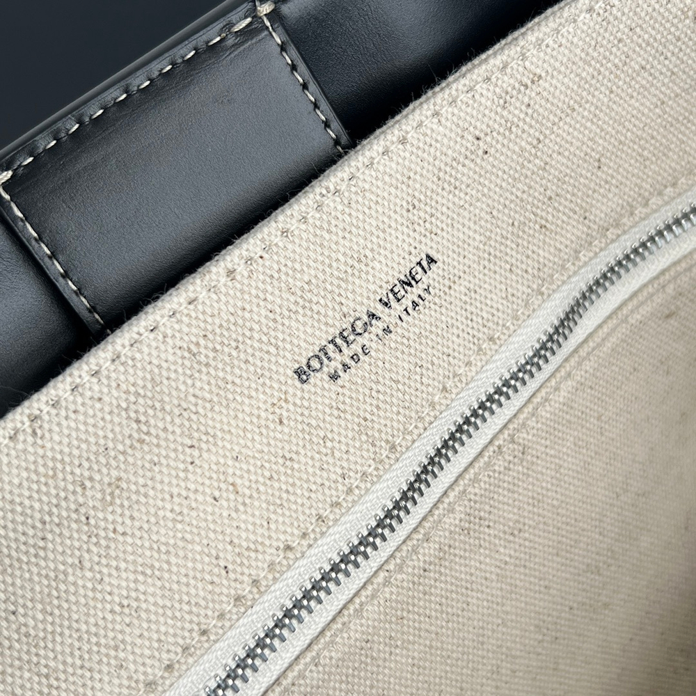 Bottega Veneta Large Andiamo 42 cm